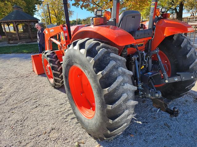 Image of Kubota M7060 equipment image 4