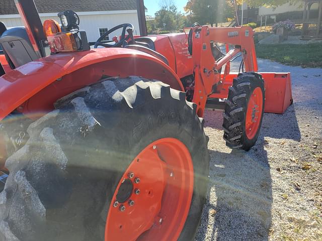 Image of Kubota M7060 equipment image 2