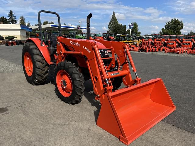 Image of Kubota M7060 equipment image 3