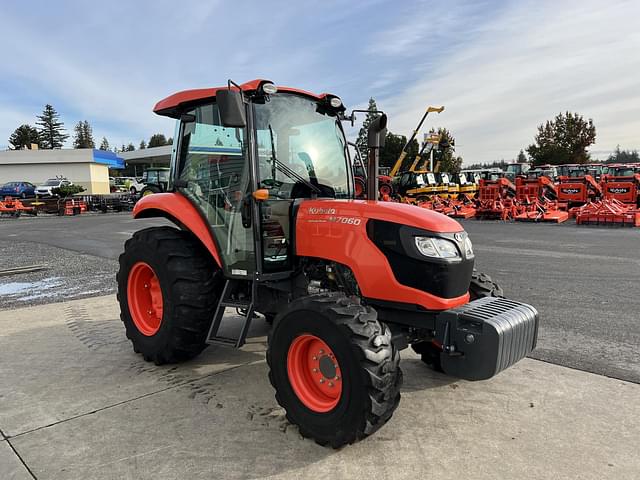 Image of Kubota M7060HDC equipment image 3