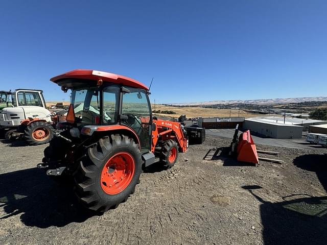 Image of Kubota MX6000 equipment image 4