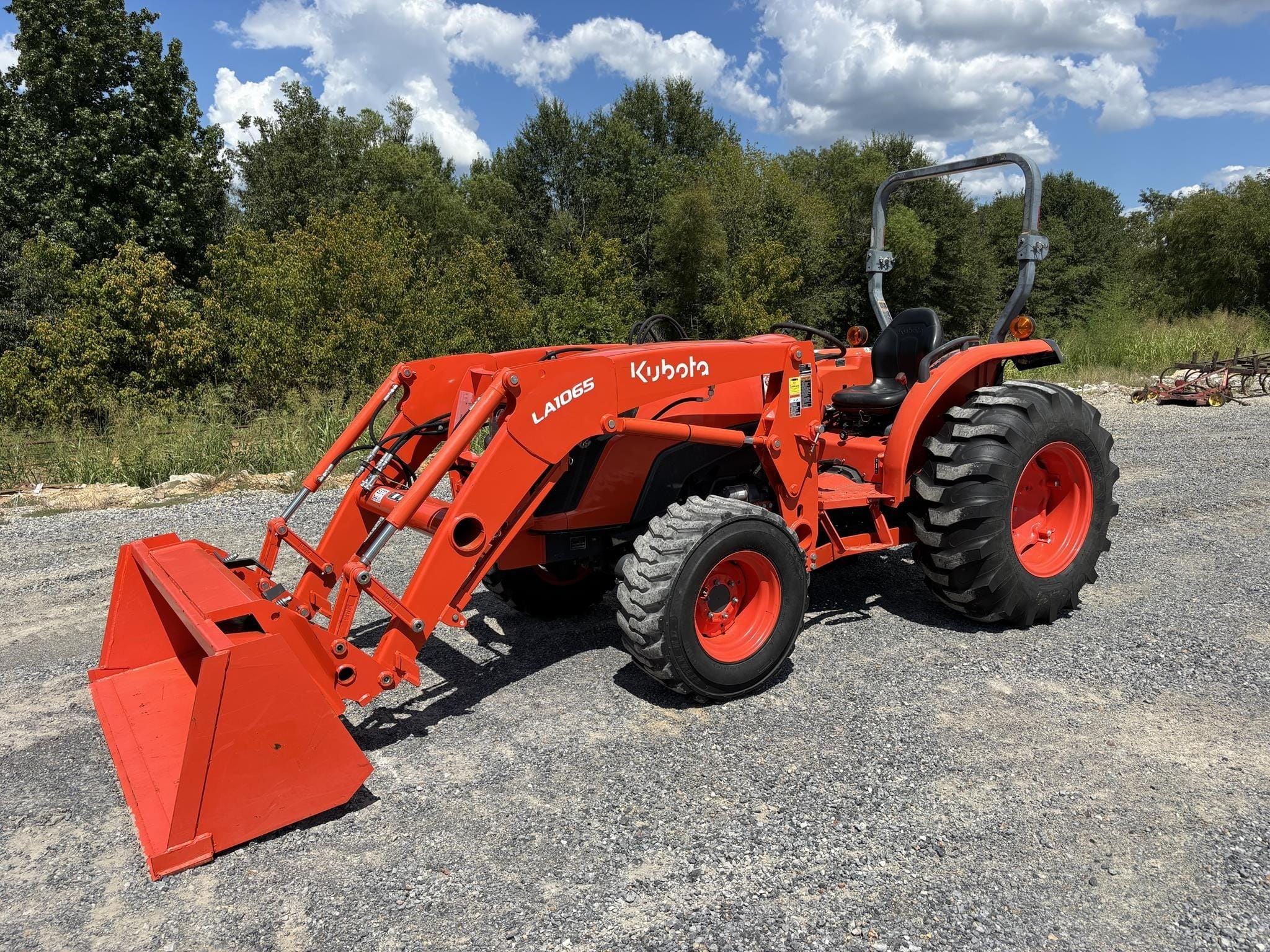 2021 Kubota MX5200D Equipment Image0