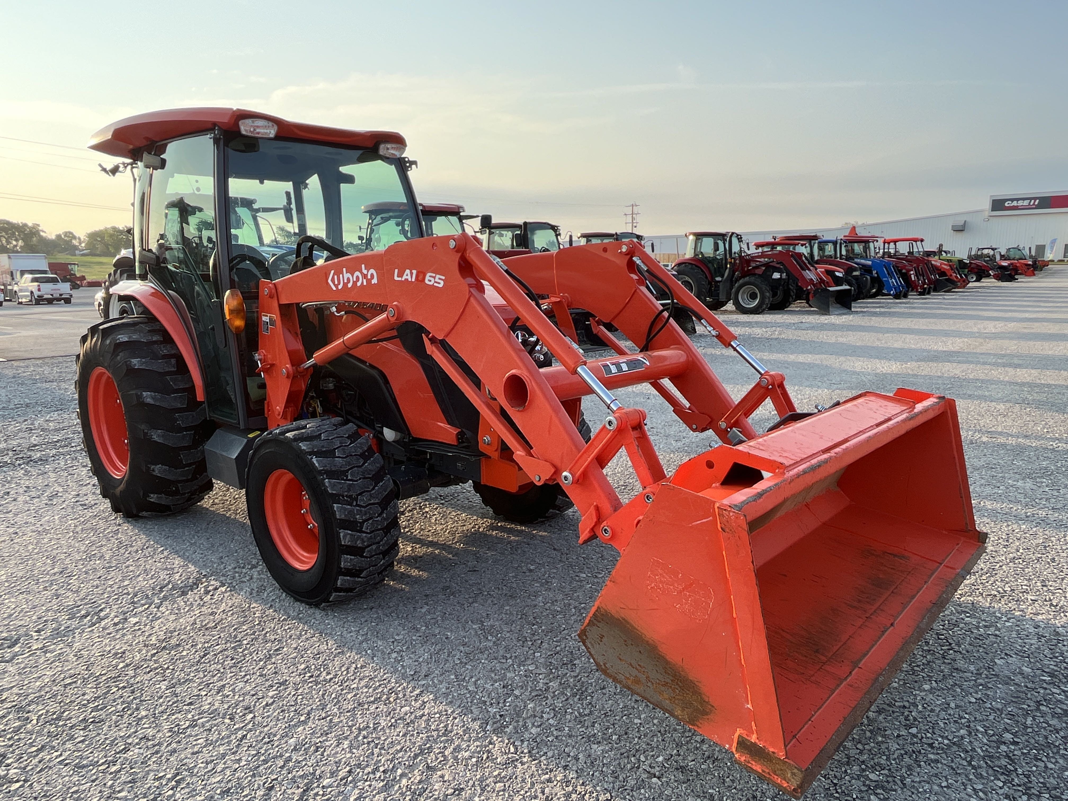 Main image Kubota MX5400