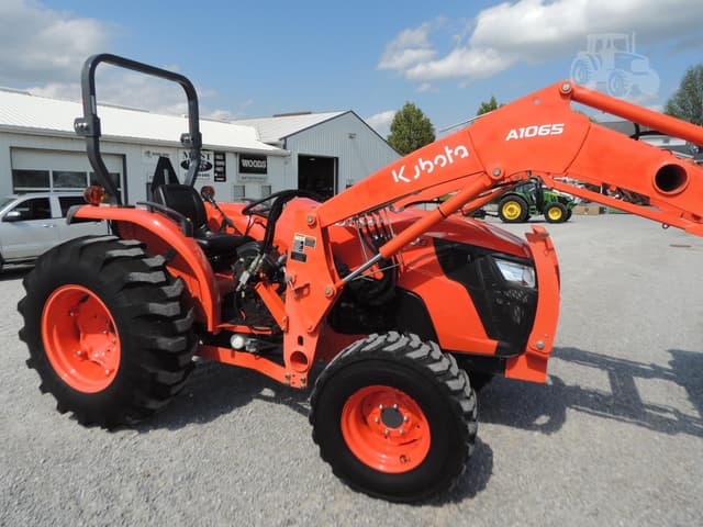 Image of Kubota MX5400DT equipment image 3