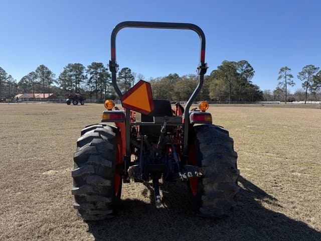 Image of Kubota MX5400DT equipment image 3
