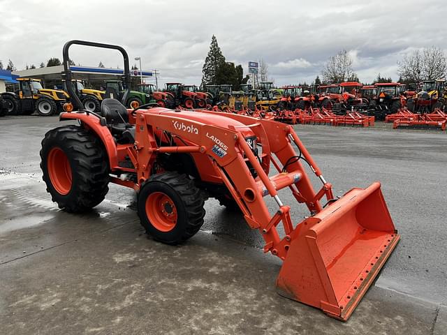 Image of Kubota MX5400 equipment image 3