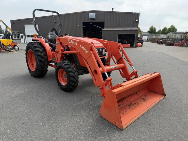 Image of Kubota MX5400HST equipment image 3