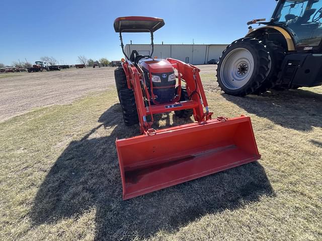 Image of Kubota MX6000 equipment image 3