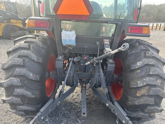 Image of Kubota MX6000 equipment image 2