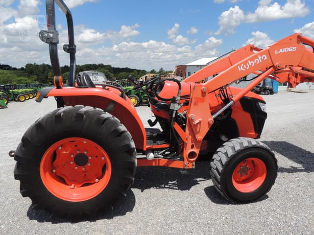 Image of Kubota MX6000HST equipment image 3