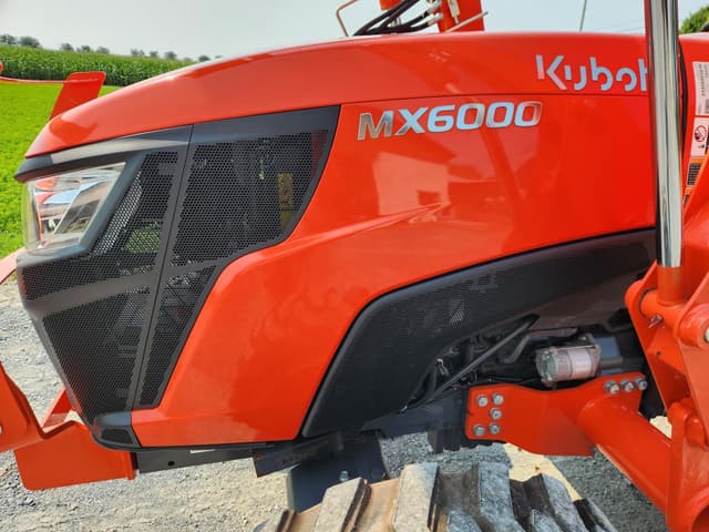 Image of Kubota MX6000HST equipment image 4