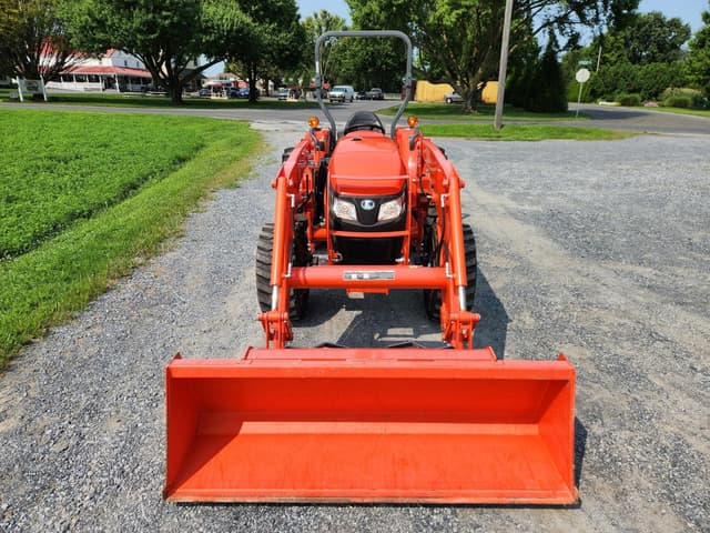 Image of Kubota MX6000HST equipment image 2