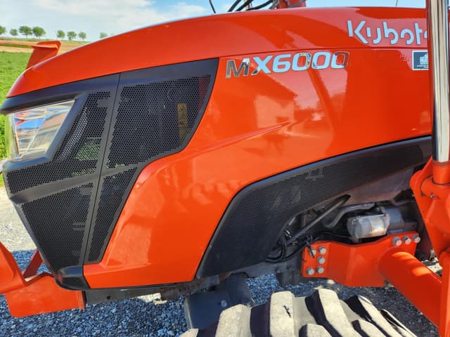 Image of Kubota MX6000HST equipment image 4