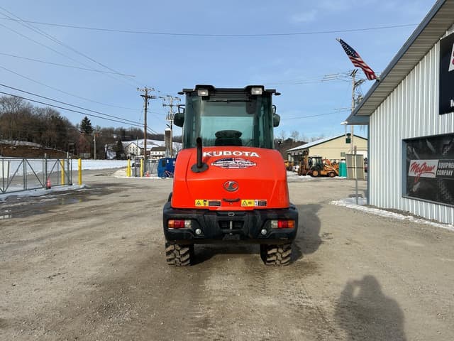 Image of Kubota R530 equipment image 2