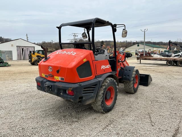 Image of Kubota R540 equipment image 3