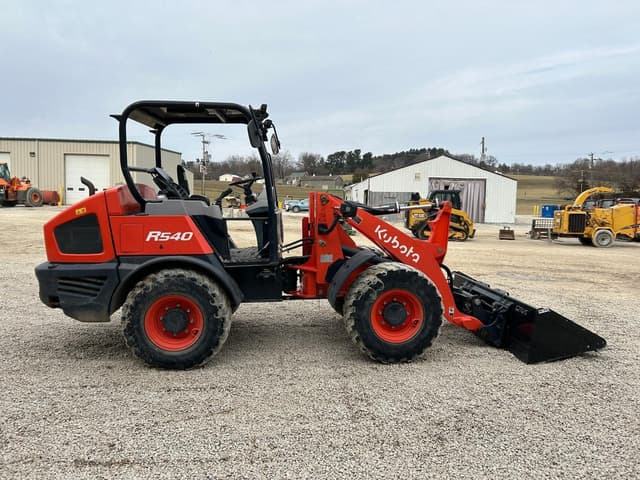 Image of Kubota R540 equipment image 4
