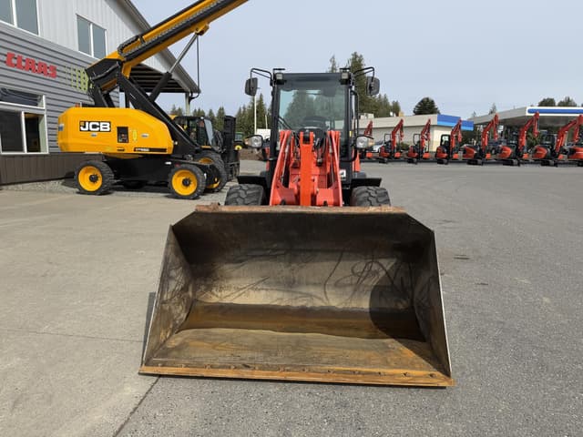 Image of Kubota R640 equipment image 2