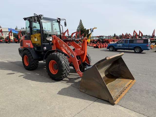 Image of Kubota R640 equipment image 3