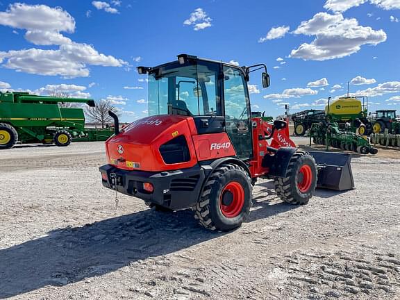 Image of Kubota R640 equipment image 4