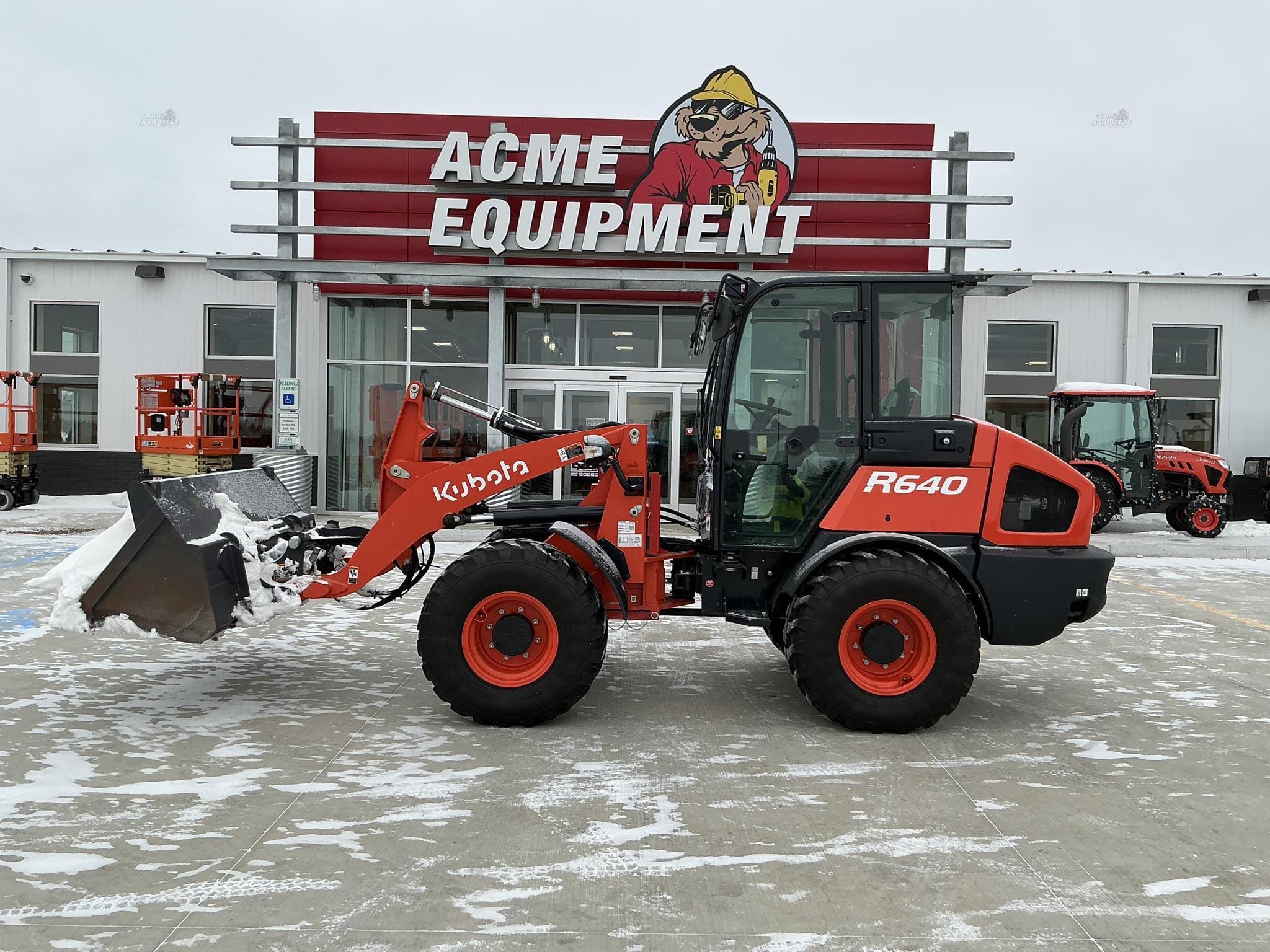 2021 Kubota R640 Equipment Image0