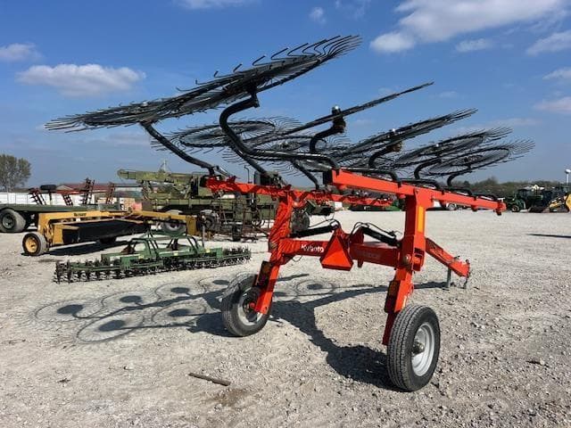 Image of Kubota RA110CR equipment image 2