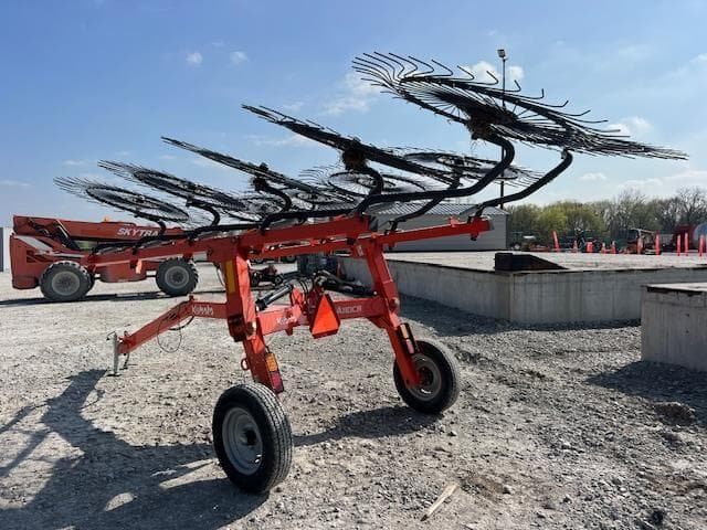 Image of Kubota RA110CR equipment image 4