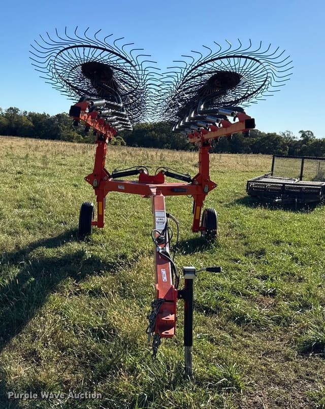 Image of Kubota RA212CR equipment image 1