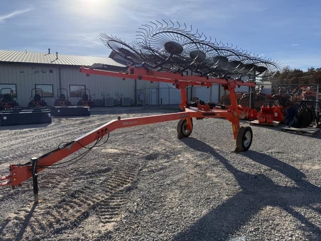 Image of Kubota RA212CR equipment image 1