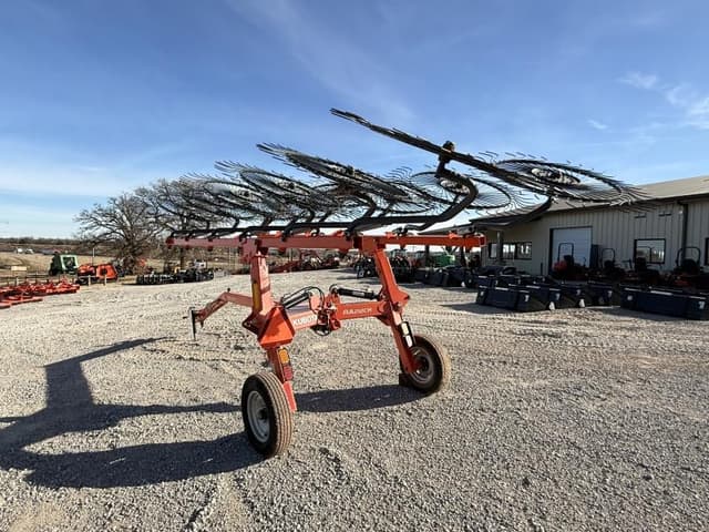 Image of Kubota RA212CR equipment image 3