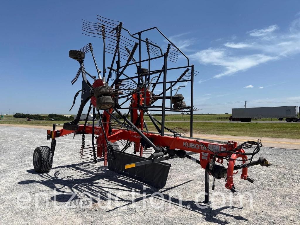 2021 Kubota RA2584 Equipment Image0