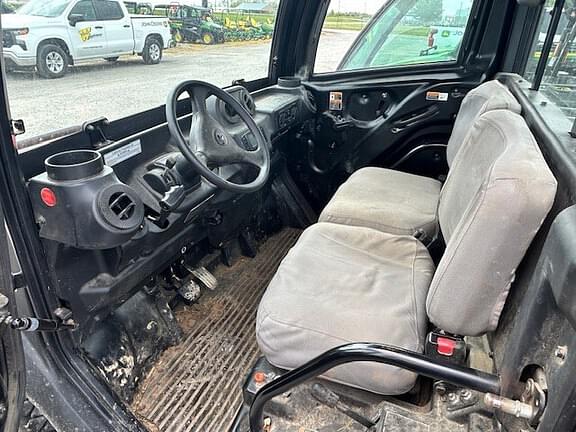 Image of Kubota RTV-X1100 equipment image 3