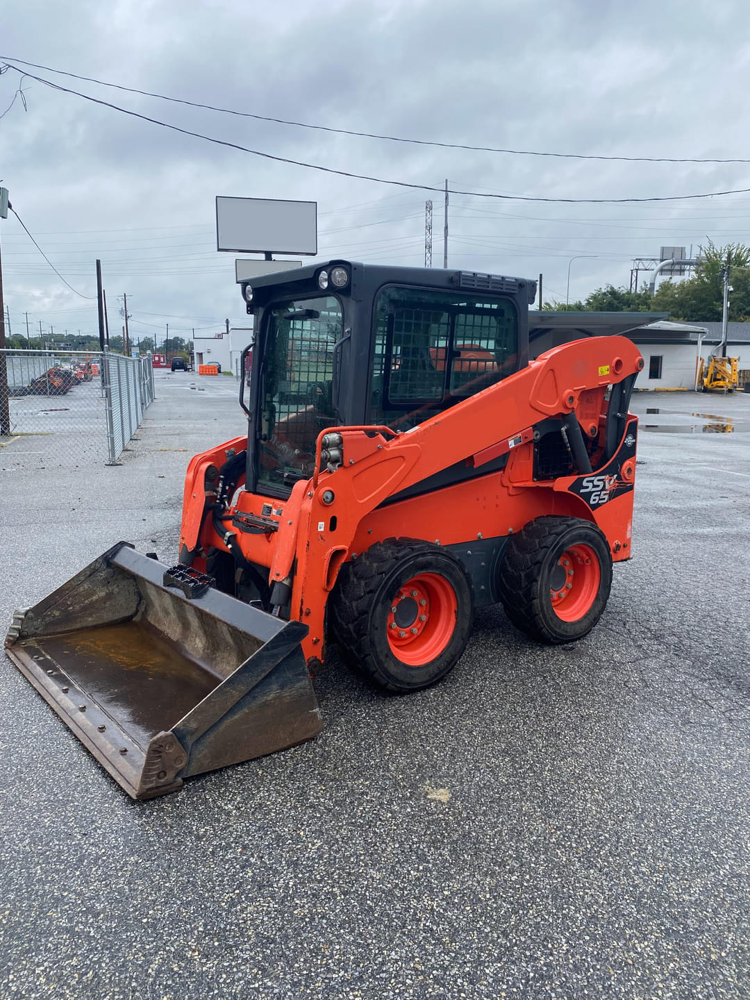 Image of Kubota SSV65 Primary image