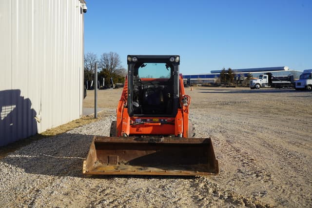 Image of Kubota SSV65 equipment image 4