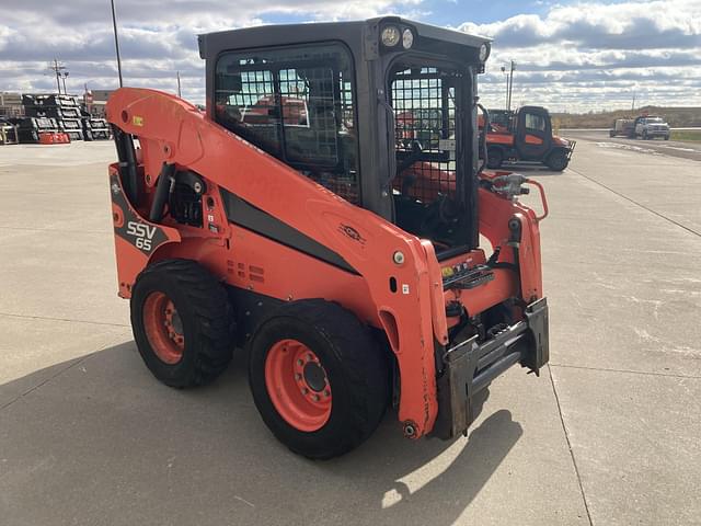 Image of Kubota SSV65 equipment image 3