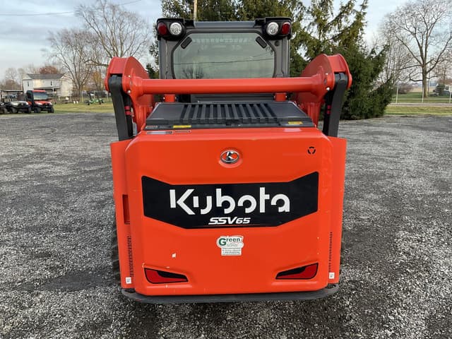 Image of Kubota SSV65 equipment image 3
