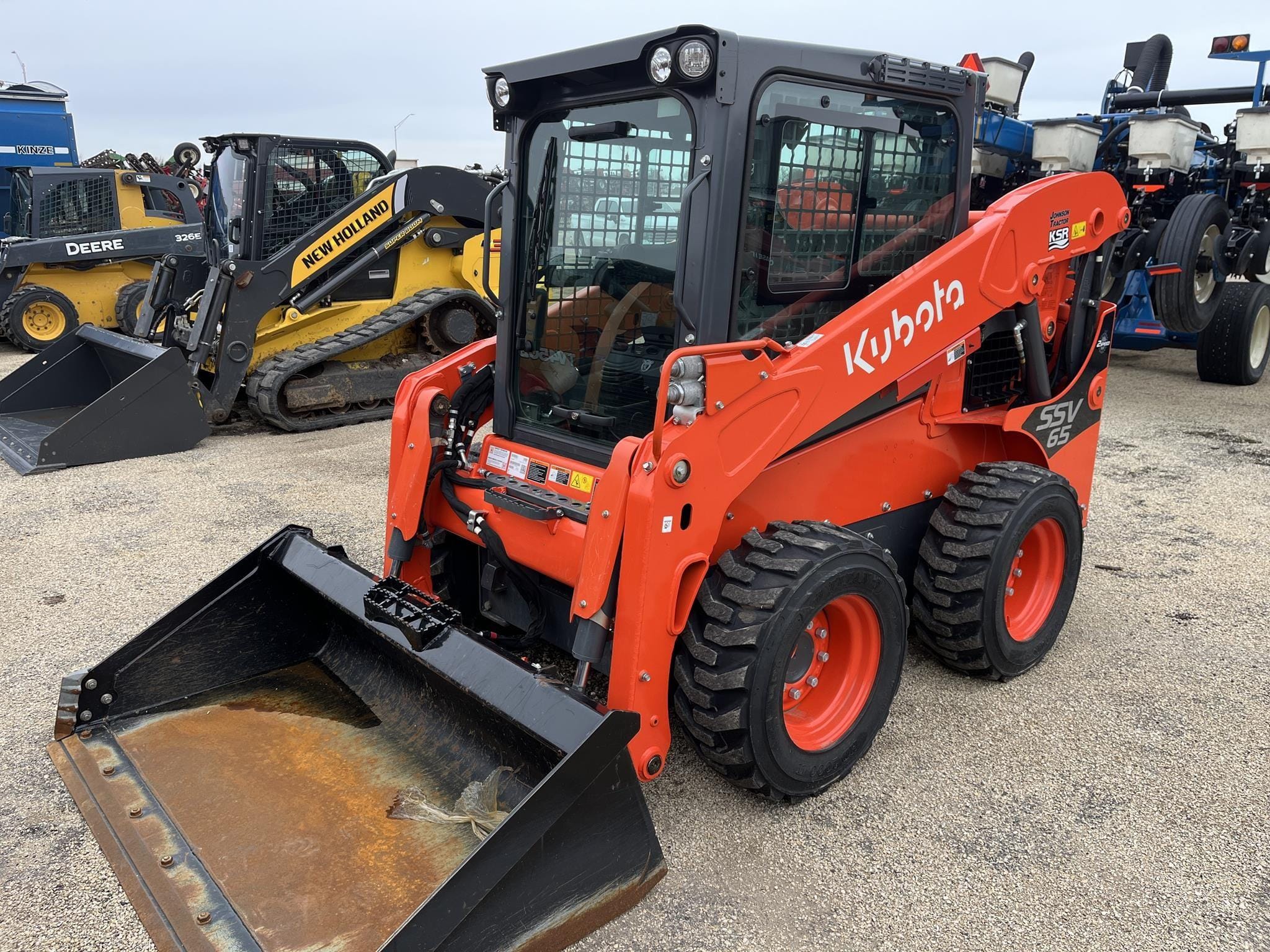 2021 Kubota SSV65 Equipment Image0