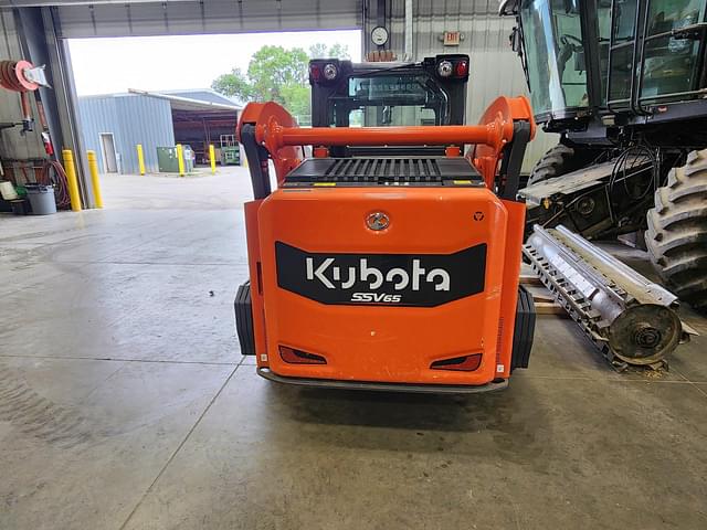 Image of Kubota SSV65 equipment image 1