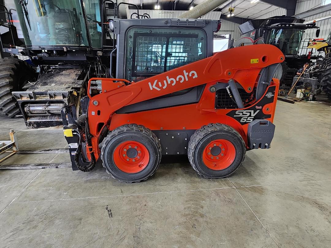 Image of Kubota SSV65 Primary image