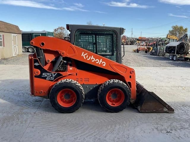 Image of Kubota SSV65 equipment image 4