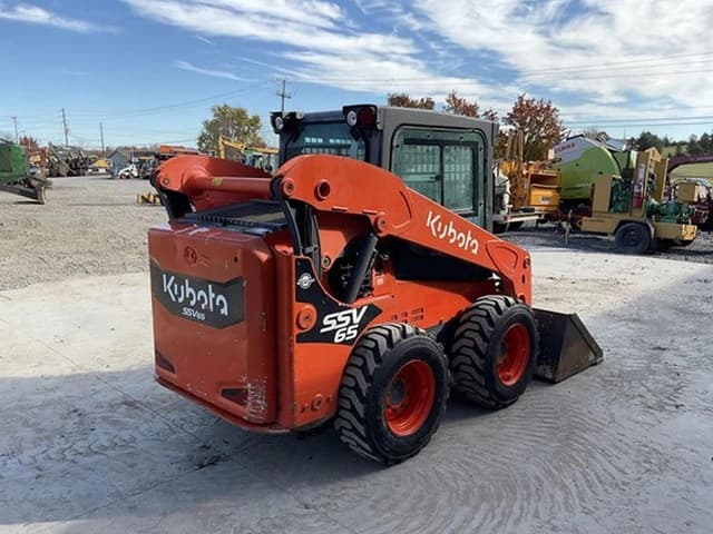 Image of Kubota SSV65 equipment image 3