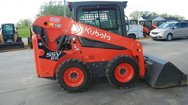 Image of Kubota SSV65 equipment image 2