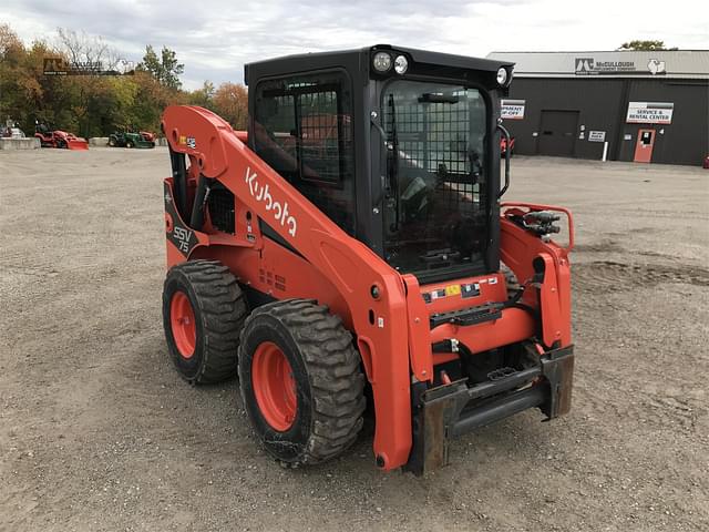 Image of Kubota SSV75 equipment image 2