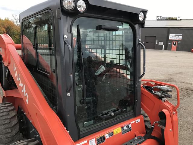 Image of Kubota SSV75 equipment image 3