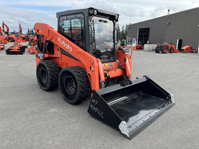 Image of Kubota SSV75 equipment image 3