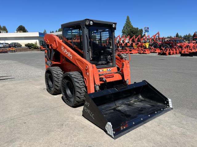 Image of Kubota SSV75 equipment image 3
