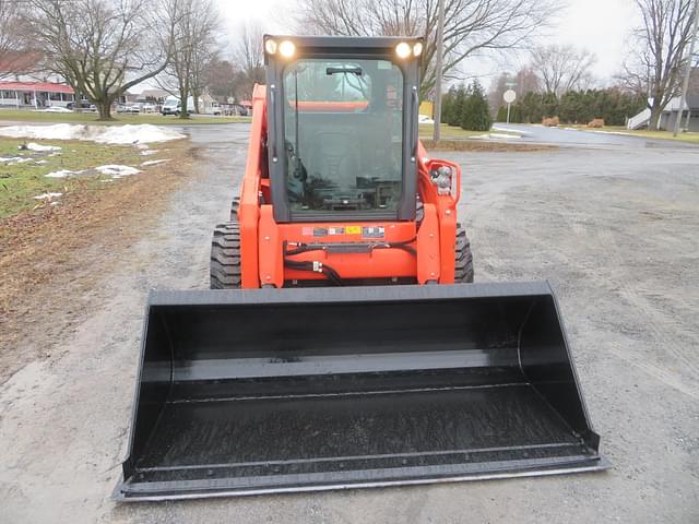 Image of Kubota SSV75 equipment image 2