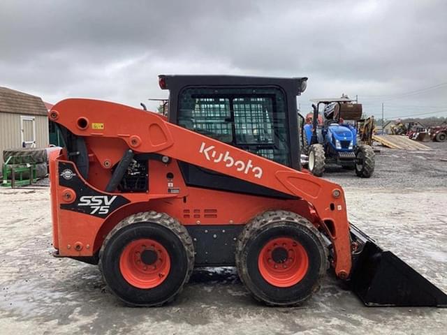 Image of Kubota SSV75 equipment image 4