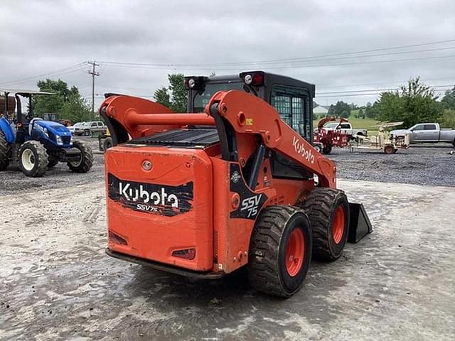 Image of Kubota SSV75 equipment image 3