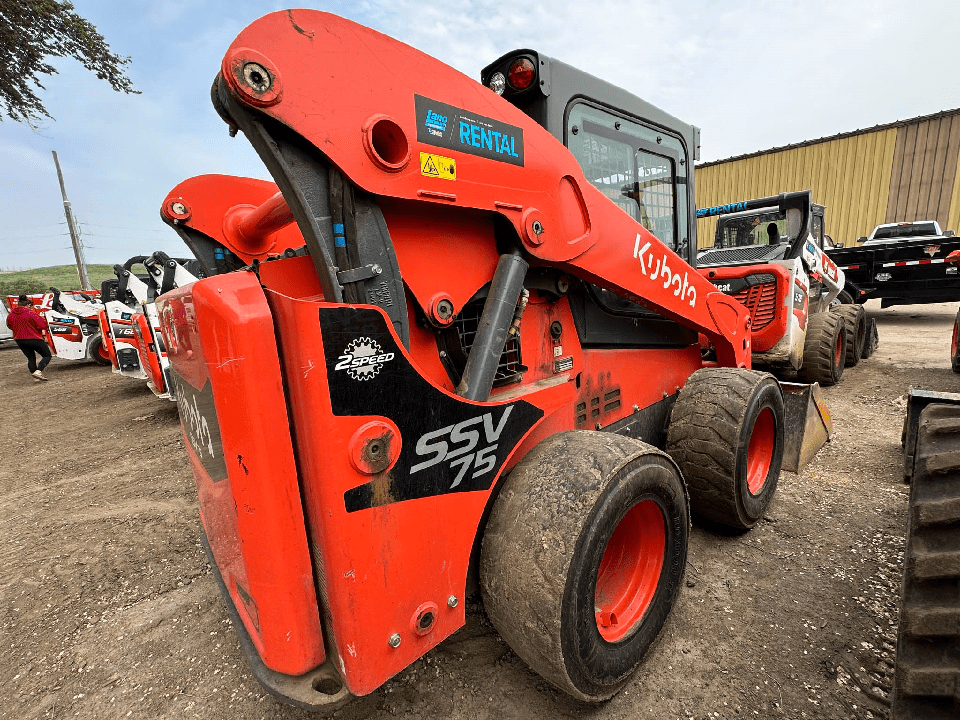 2021 Kubota SSV75 Equipment Image0