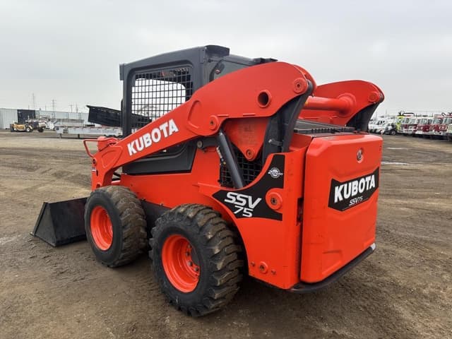 Image of Kubota SSV75 equipment image 3
